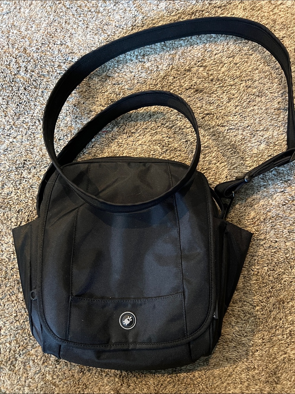 Pacsafe Metrosafe 200 GII anti-theft shoulder bag